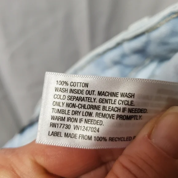 Highest-Rise Light Wash Button Fly Shorts - Picture 11 of 11